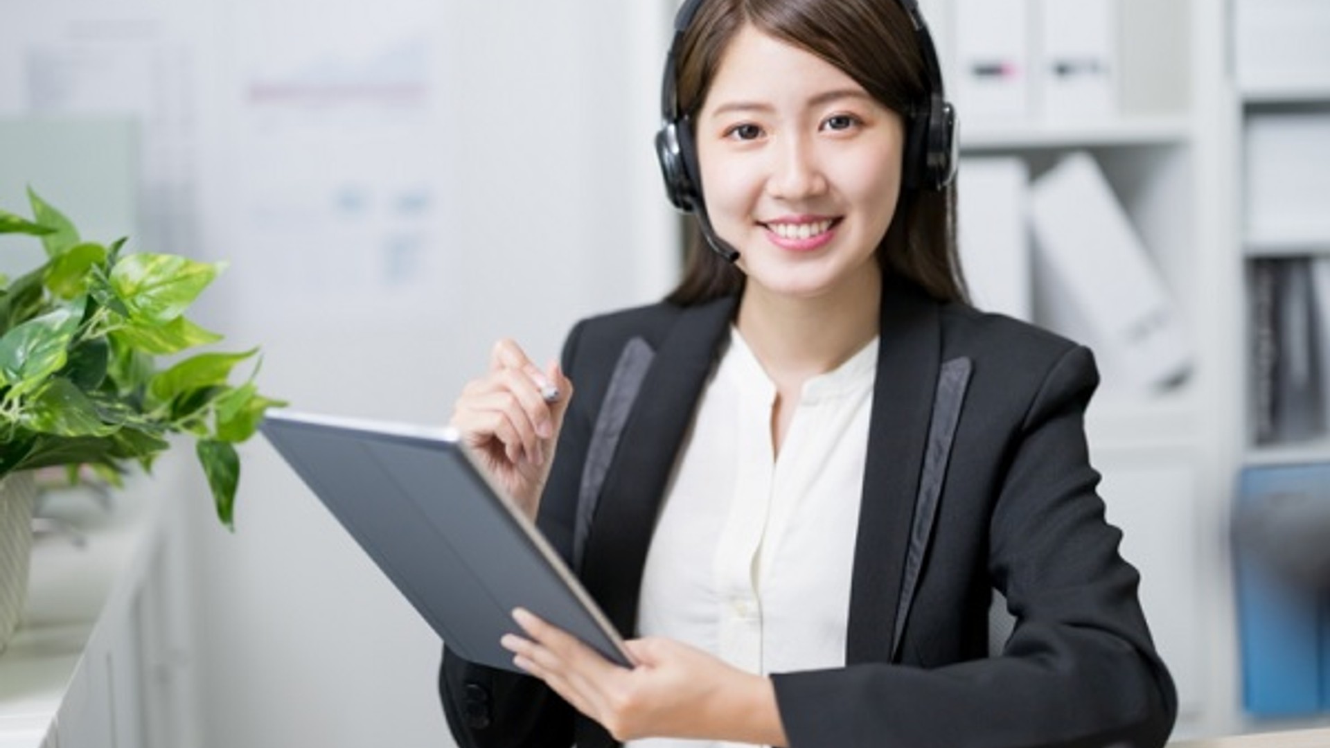 Đội ngũ hỗ trợ khách hàng của Hit Club sẵn sàng phục vụ